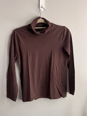 J. Crew chocolate brown paperweight cotton turtleneck size M